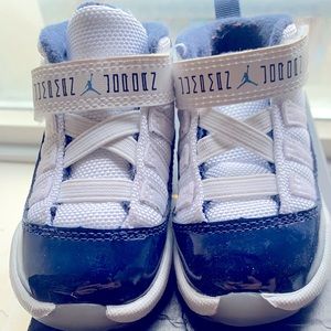 Jordan 11 Retro BT university blue